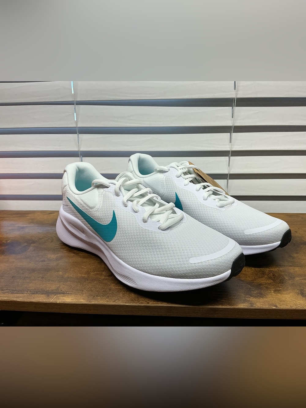 Nike Mans Revolution 7 Platinum/ Dusty Cactus Sneakers Size Ma10 Wo11.5 New